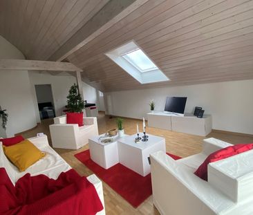 4.5 Z-W à 106 m² im Dachgeschoss - Photo 2