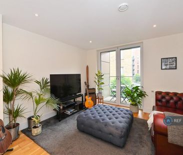 2 bedroom flat to rent - Photo 1