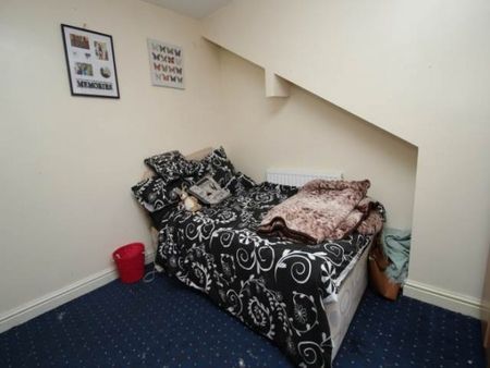 4 Bed - Welton Place , Hyde Park, Leeds - Photo 2