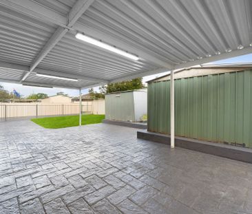 ONE WEEKS FREE RENT IF LEASED PRIOR TO XMAS BREAK!!! - Photo 6