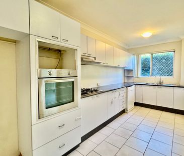 Spacious Two-Bedroom Unit in Highly Sought-After North Parramatta - Photo 3