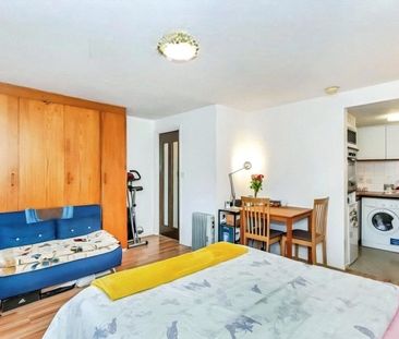 Badger Close, Feltham, TW13 7HA - Photo 3