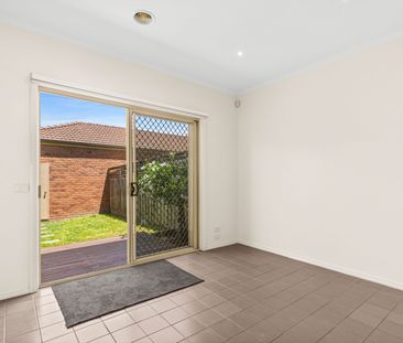 Freshly Pain and New Carpet though out - Photo 2