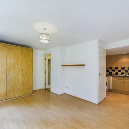 Studio to rent - Photo 4