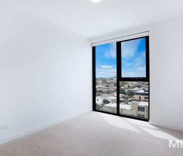 Chic living in the heart of Moonee Ponds - Photo 3