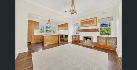 Style & Grace - Photo 3