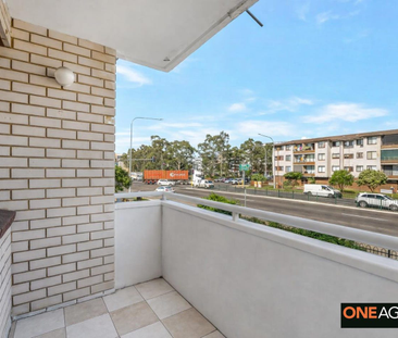 Stylish & Convenient Living in the Heart of Liverpool - Photo 5