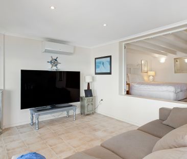 Breathtaking Waterfront Luxury - Photo 2