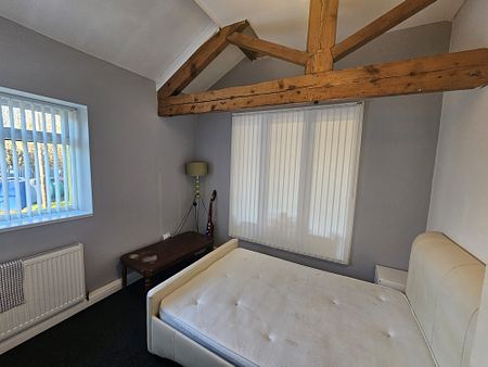 2 Bed - 37 Wortley Road, Leeds - LS12 3HT - Student/Professional - Photo 3