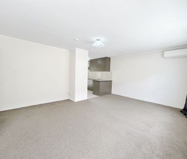 Spacious two bedroom unit plus carpark - Photo 3