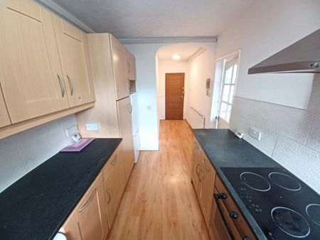 2 bedroom flat to rent - Photo 2