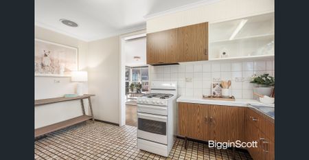 Classic, Comfortable Living Close to Monash University - Photo 2