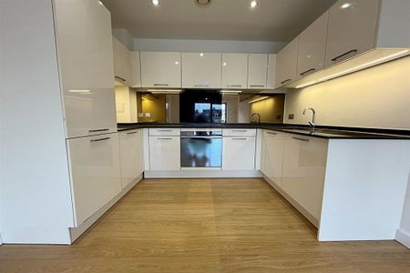 2 bedroom flat to rent - Photo 4