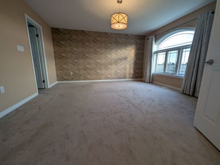 For Lease - 69 Periwinkle Drive, Hamilton, Ontario - Photo 2