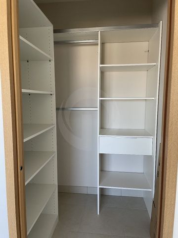 Location Appartement 2 pièces 66m² SETE 34200 - Photo 2