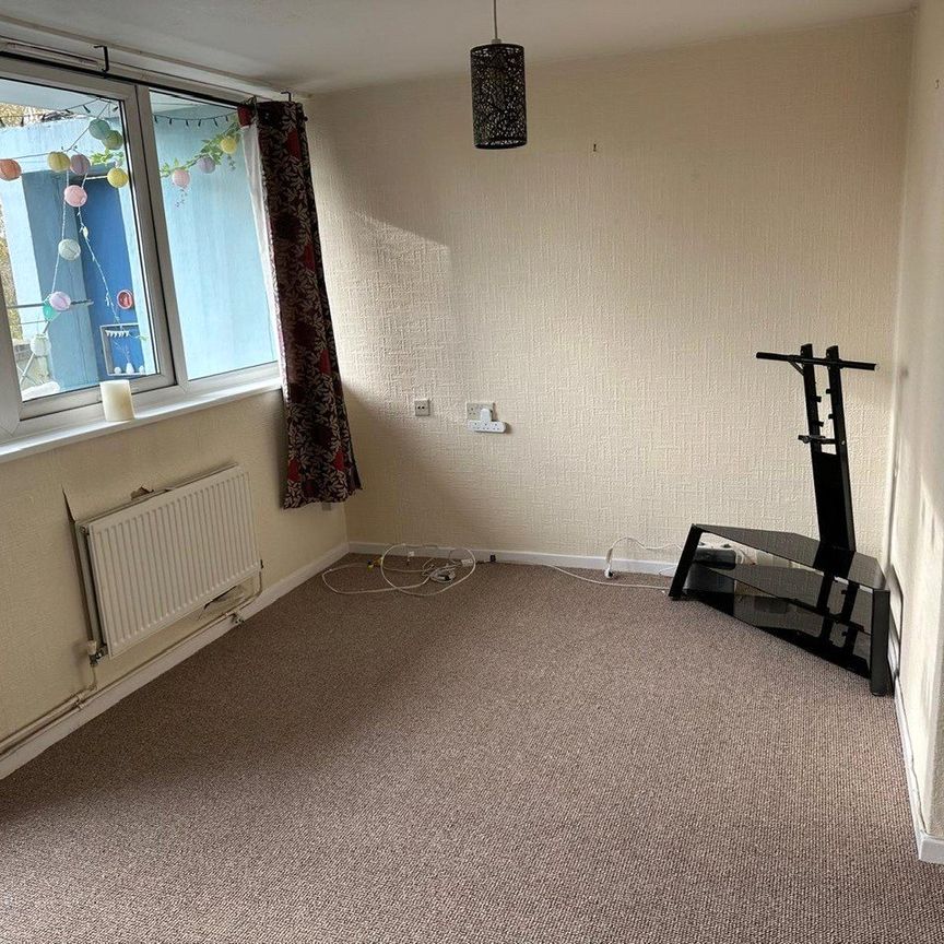 3 bedroom apartment to rent Suffolk Square, NR2 - Photo 1