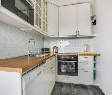 Skarpbrunnavägen, Norsborg - Photo 1