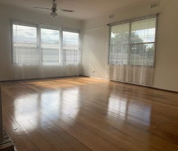 Freshly updated and ready to move in - Photo 3