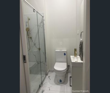 MODERN FURNISHED ROOM IN CENTRAL SUNSHINE LOCATION - Photo 6