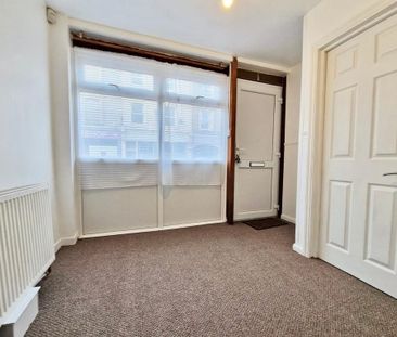 2 bedroom maisonette to rent - Photo 6