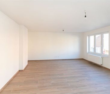 Ruim appartement met 2 slaapkamers in het centrum van Bilzen! - Photo 3