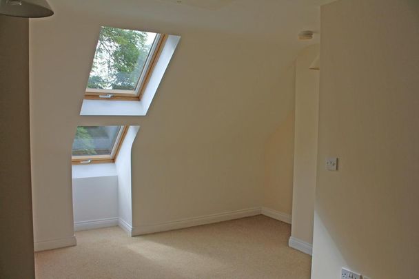 2 bedroom property to rent - Photo 1