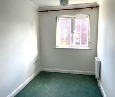 4 bedroom Link Detached - Campion Road, Hatfield - Photo 5