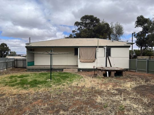 7 Barry Street, 5700, Port Augusta Sa - Photo 1