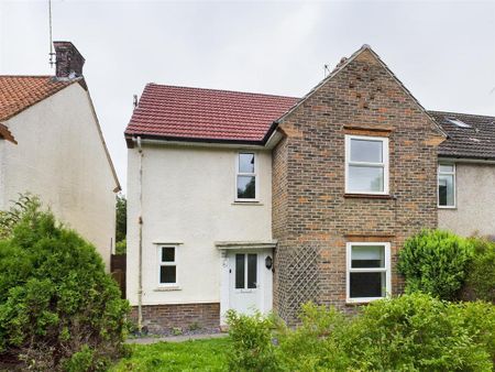 4 bedroom semi-detached house to rent - Photo 3