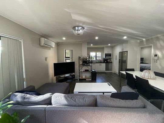 5 Bedroom + Double Garage + Off Street Parking - Photo 1