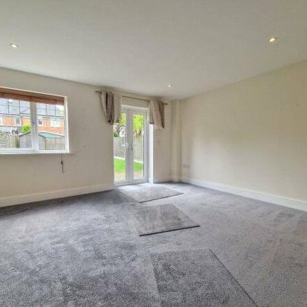 2 bedroom House in Heather Hill Close, Reading - Photo 1