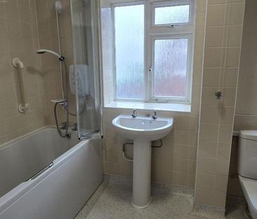 3 bedroom semi-detached house to rent - Photo 6