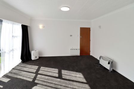Beachside Living in Lyall Bay - Photo 3