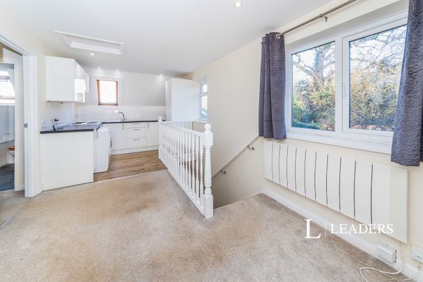 1 bedroom apartment to rent Newton Avenue, East Grinstead, West Sussex, RH19 - Photo 1