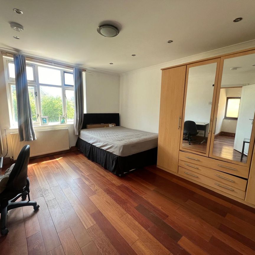 Ferrers Avenue, West Drayton - Photo 1