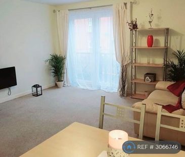 2 bedroom flat to rent - Photo 2