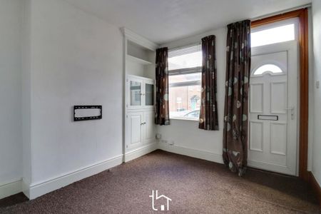 2 bedroom terraced house to rent - Photo 2