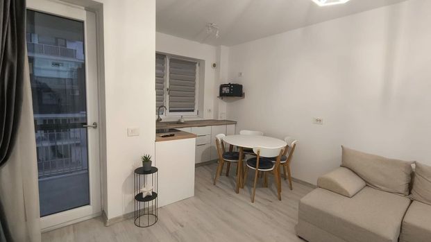 Chirie, 1 camera, Prima Onestilor, 300 E/luna - Fotografie 1