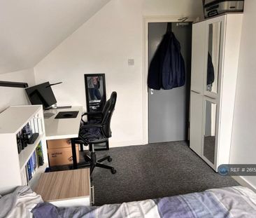 1 bedroom in a house share to rent - Photo 2