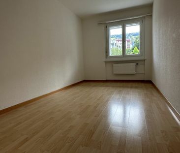 Geräumige und preiswerte 4.5 Zimmer-Wohnung - Photo 4