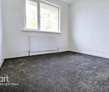 3 bedroom end of terrace house to rent - Photo 4