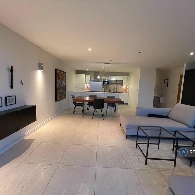 2 bedroom flat to rent - Photo 1