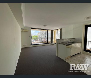 2-Bedroom Unit in Prime Bankstown - Photo 5