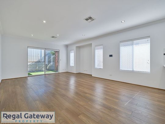 31 Birch Road, AUBIN GROVE WA 6164 - Photo 1