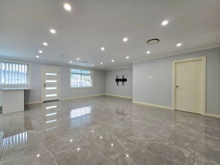 “Stylish & Modern Family Retreat with Pool & Solar - Prime Campbelltown Location!” - Photo 2