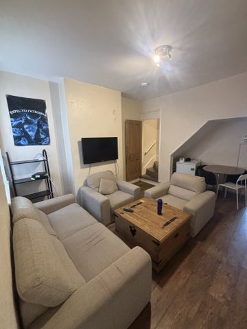 90 Hubert Road - Photo 2