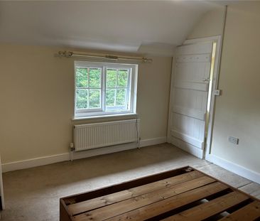 Cambridge Cottage, The Common - Photo 4