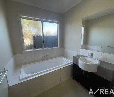 “4 bedroom in Mernda Village” - Photo 2