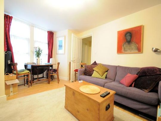 2 bedroom flat to rent - Photo 1