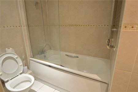 White Hart House, Colnbrook, Berkshire,SL3 - Photo 3